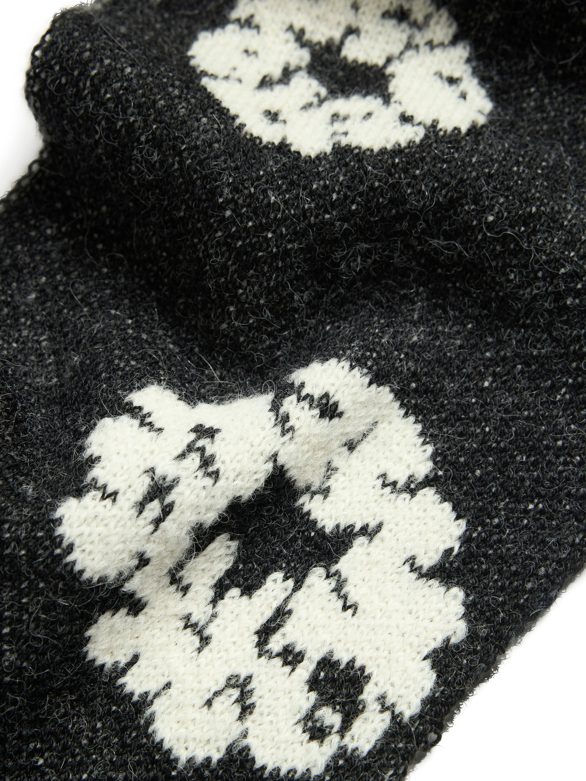 Cotton Wreath Scarf Black